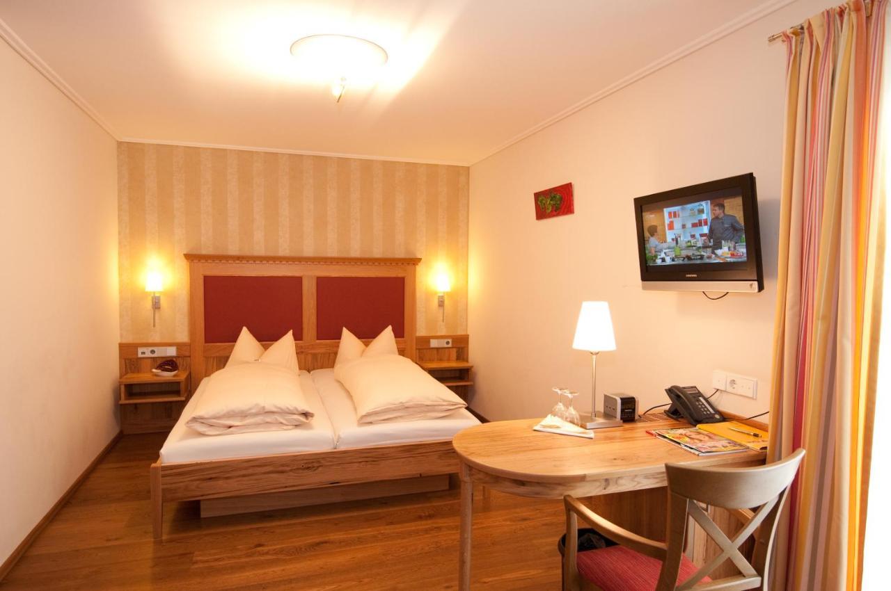 Hotel & Gasthof Loewen أولم المظهر الخارجي الصورة