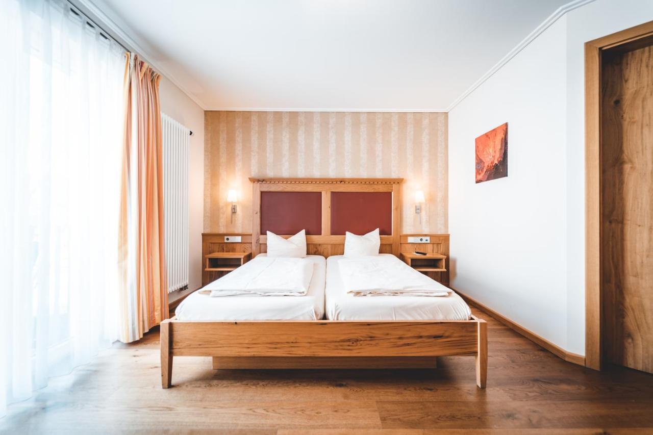Hotel & Gasthof Loewen أولم المظهر الخارجي الصورة