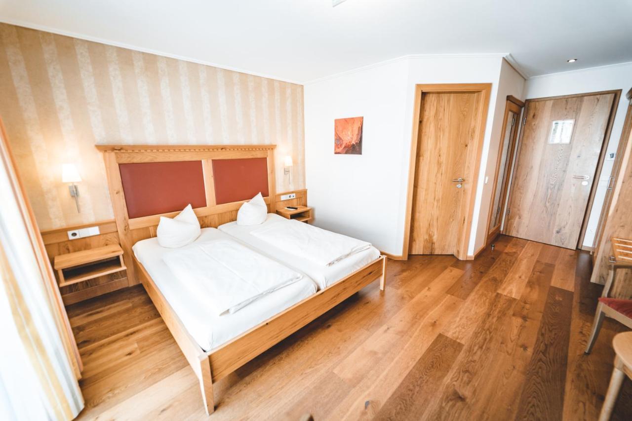 Hotel & Gasthof Loewen أولم المظهر الخارجي الصورة